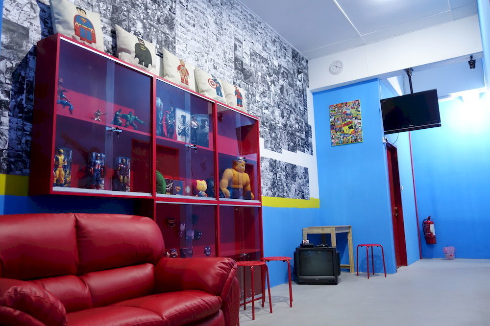 Hero Hostel Кучинг Экстерьер фото